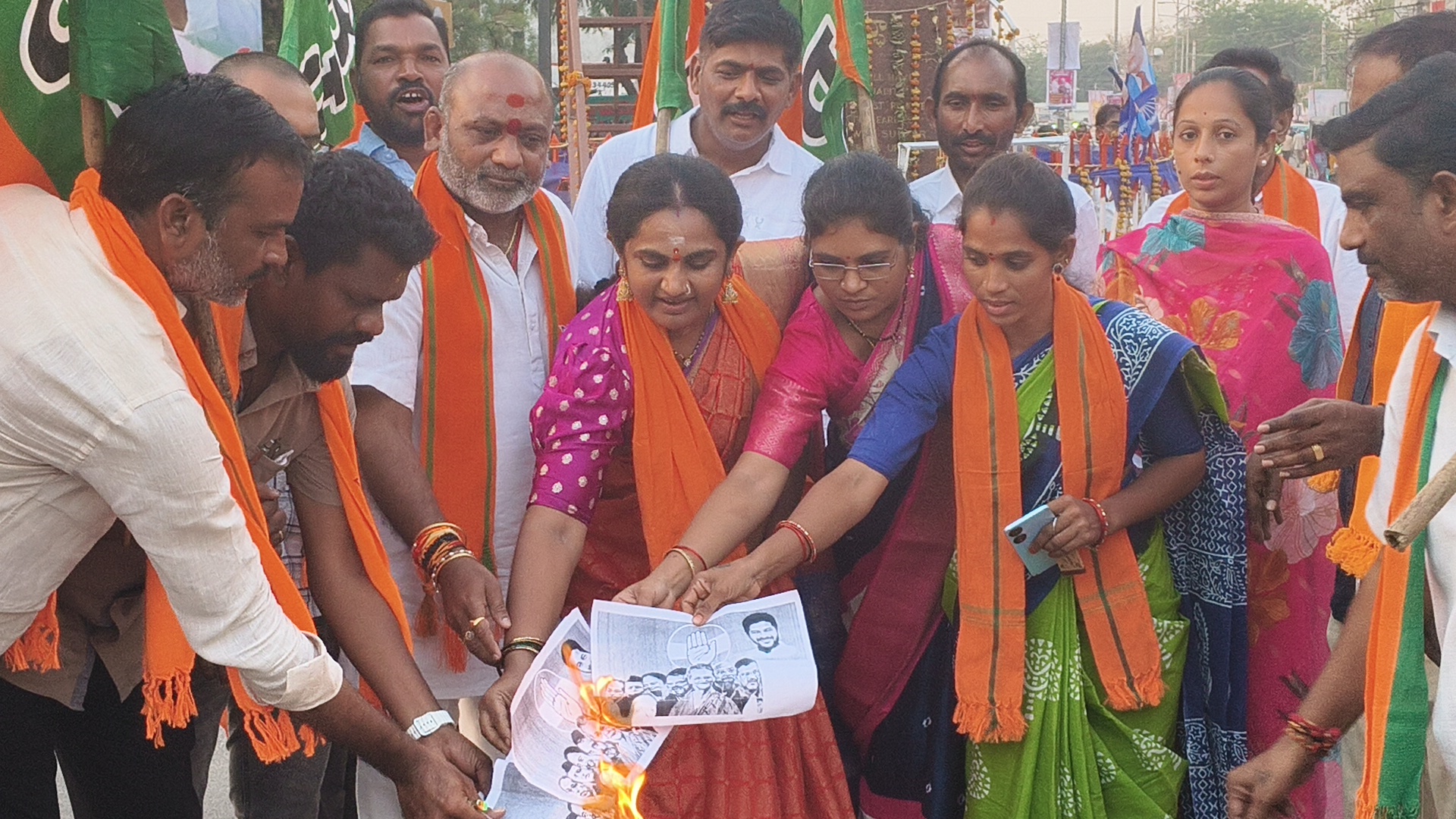 మహిళా రిజర్వేషన్ బిల్లుకు మద్దతుగా జగిత్యాలలో బీజేపీ నిరసన కార్యక్రమం