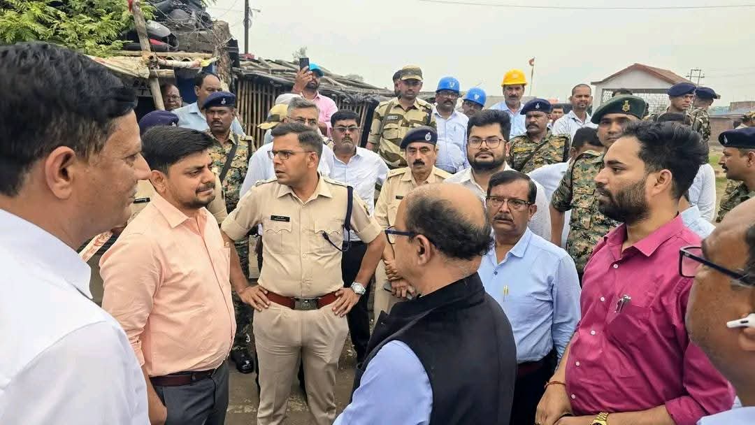 केन्दुआडीह में गैस रिसाव क्षेत्र का निरीक्षण, डेंजर जोन से तत्काल शिफ्टिंग के निर्देश
