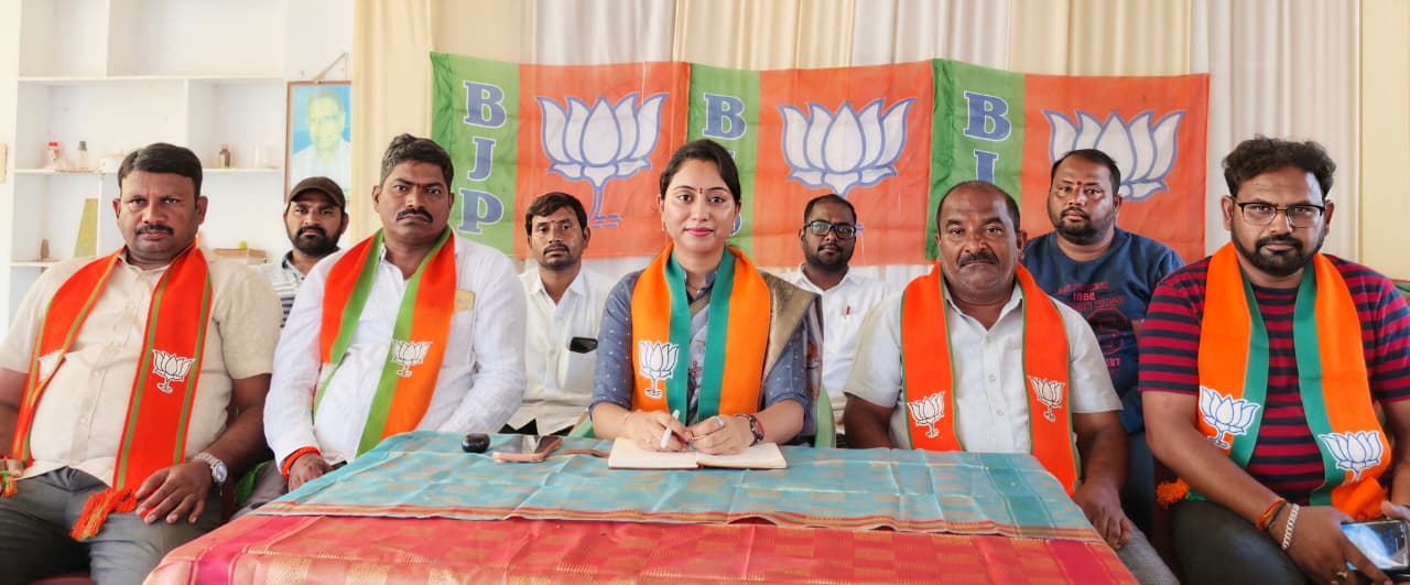 నవోదయ, కేంద్రీయ విద్యాలయాల కోసం స్థలం కేటాయించాలని డాక్టర్ భోగ శ్రావణి డిమాండ్